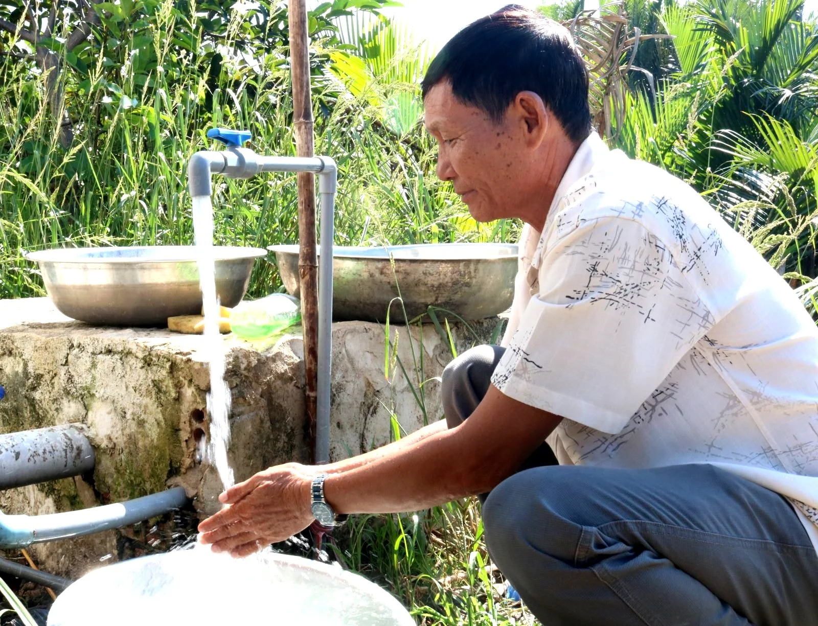 Nước sạch đã chảy về vùng sâu, vùng xa tỉnh Long An dân bớt cực, sống khỏe thêm